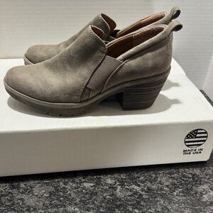 Stylish‎ Women's Gray Mules